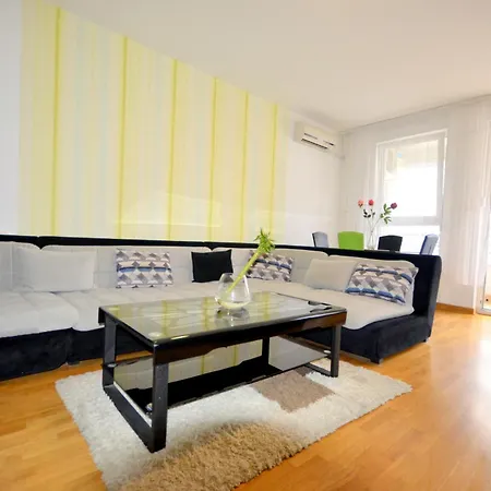 Clean&cozy Novi Apartment Belgrade