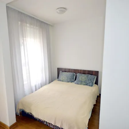 Clean&cozy Novi Lägenhet Belgrad