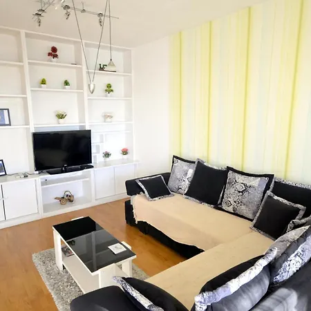 Clean&cozy Novi Apartment