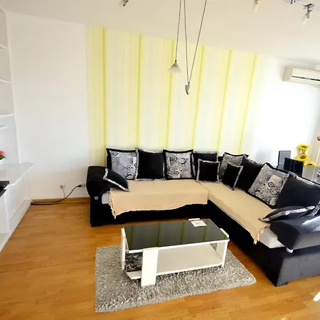 Clean&cozy Novi Apartment Belgrade