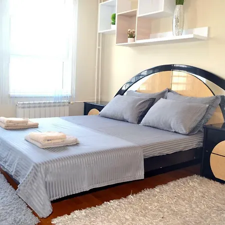 Clean&cozy Novi Lägenhet Belgrad