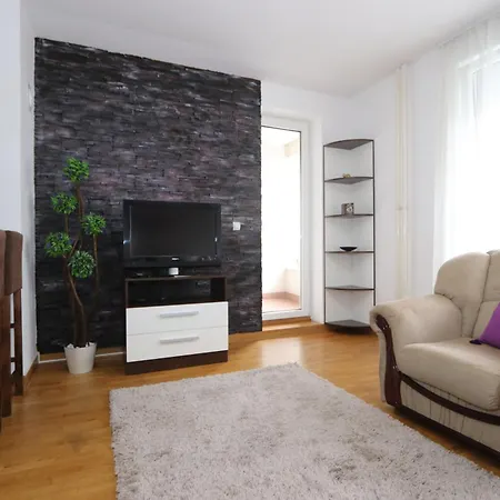 Clean&cozy Novi Apartment *